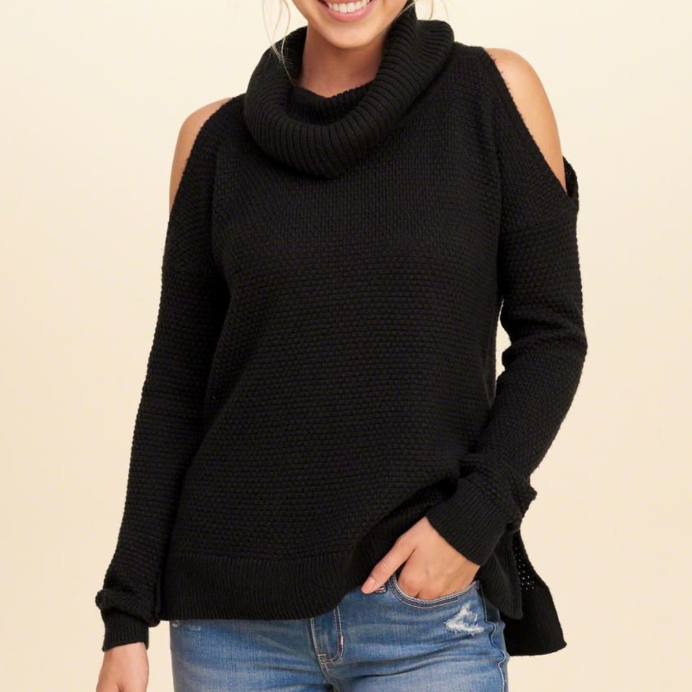 HCO COLD SHOULDER LONG SLEEVE BLACK SWEATER